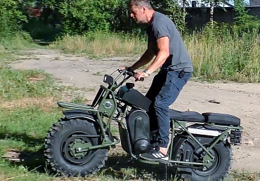 Блогер Александр Лапсаков тестирует ATV 2×2